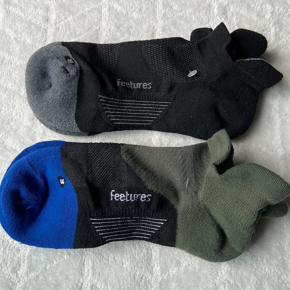 ( 2) Feetures  Elite Max Cushion No Show Tab Socks - Picture 4 of 15